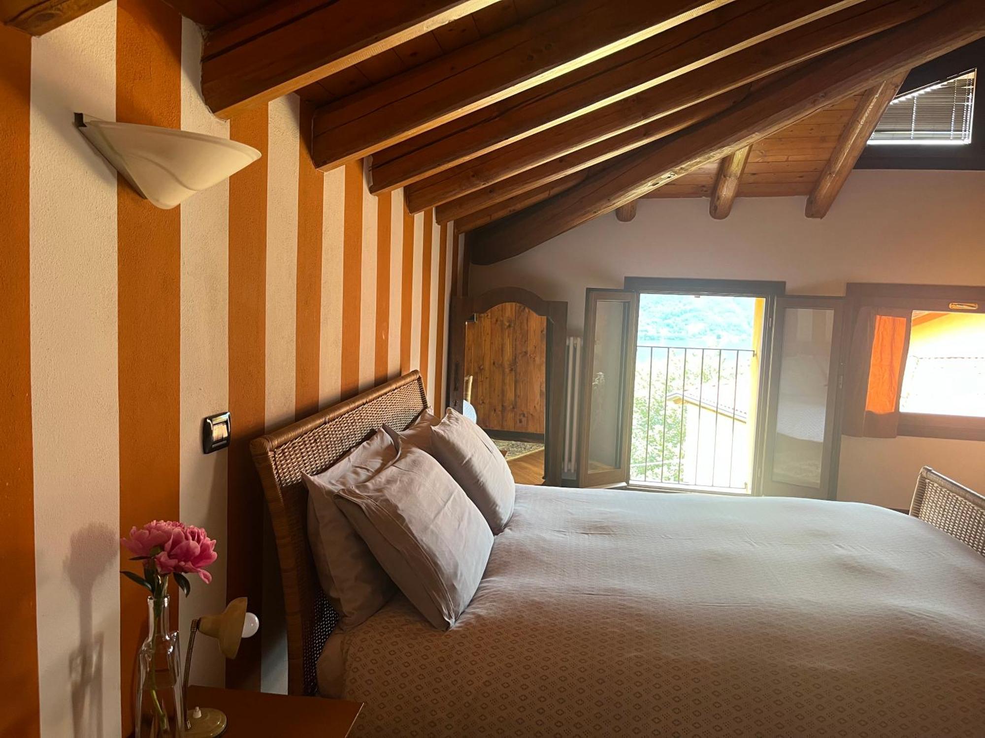 Casa Vacanza Castagna Nesso Exteriör bild